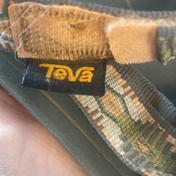 Teva velcro Aztec print sandals size 2 - Picture 3 of 6